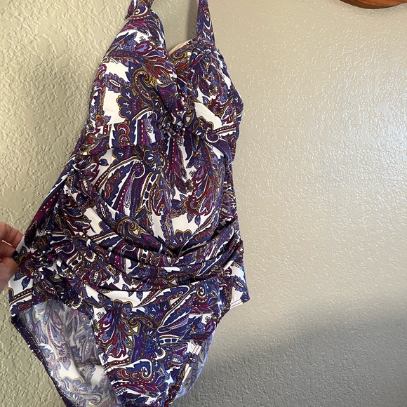 Land’s End Sz 12 One-Piece Halter Swimsuit - Picture 5 of 10